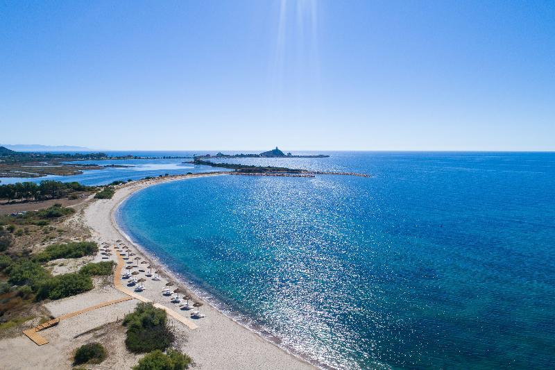 בית מלון כפרי Is Molas Resort