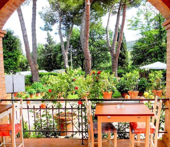 בית מלון כפרי Le Renaie