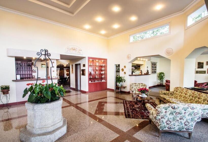 Отель Lido La Perla Nera