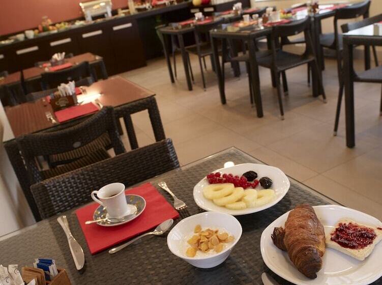 호텔 Montini Linate Airport