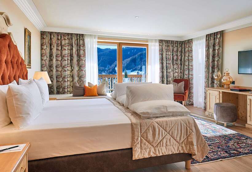 ホテル Sassongher