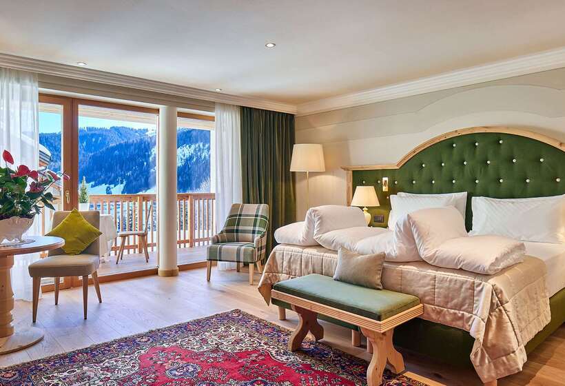 ホテル Sassongher