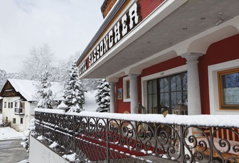 ホテル Sassongher