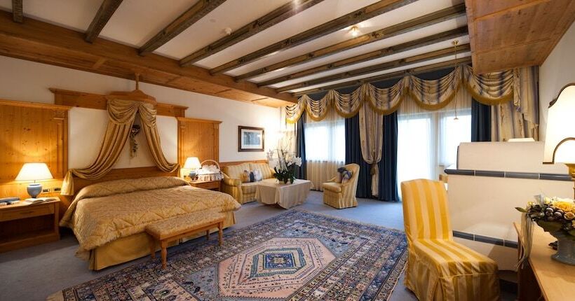 ホテル Sassongher