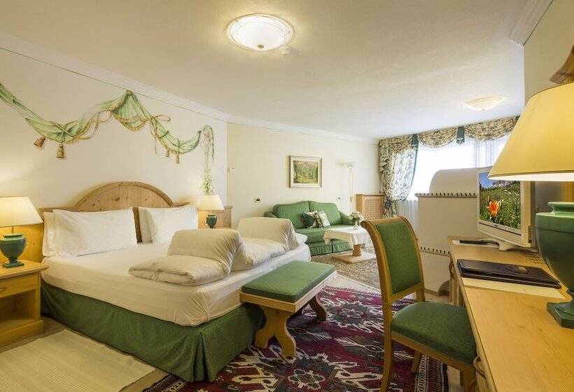 ホテル Sassongher