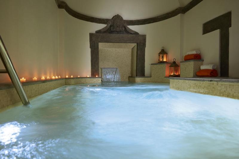 בית מלון כפרי The Code