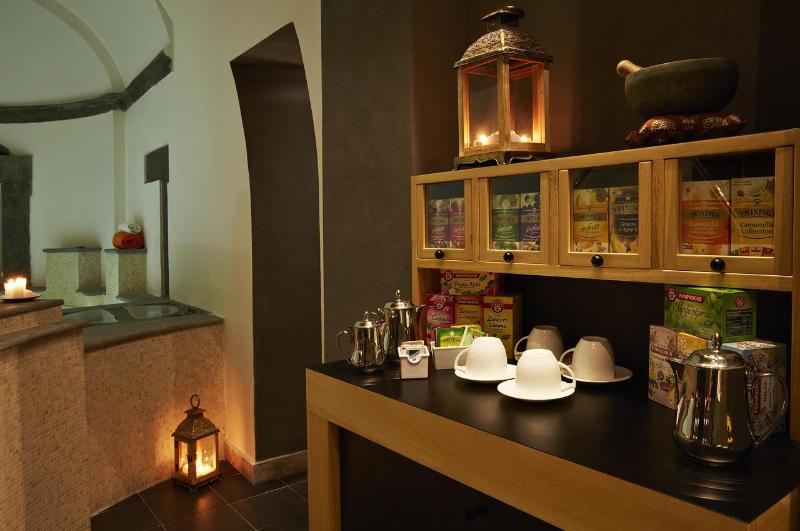 בית מלון כפרי The Code