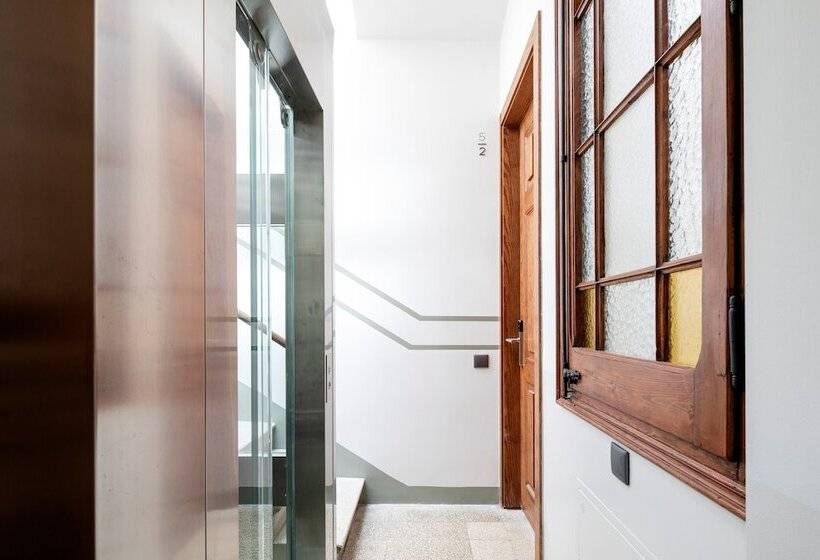 Aspasios Sagrada Familia Apartments