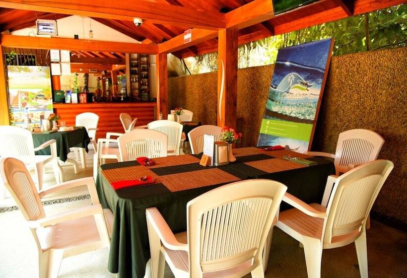 هتل Casadana Thulusdhoo