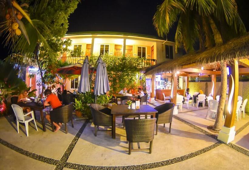 هتل Casadana Thulusdhoo