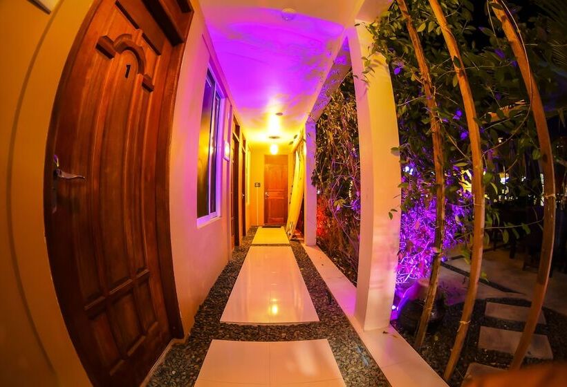 هتل Casadana Thulusdhoo