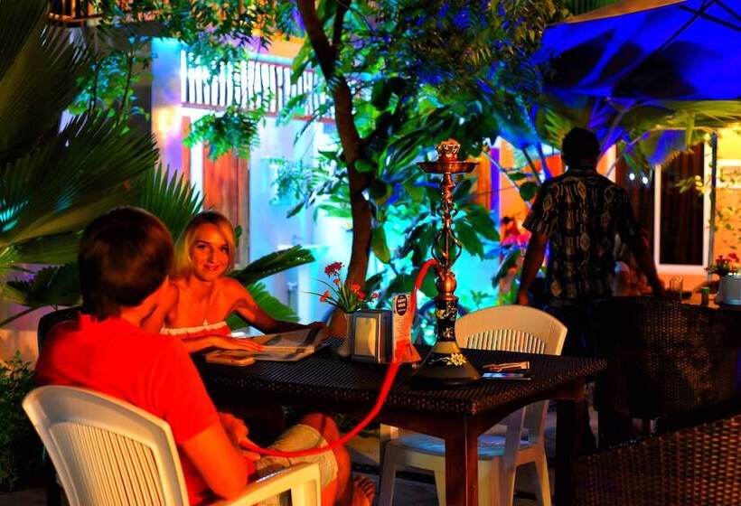 هتل Casadana Thulusdhoo