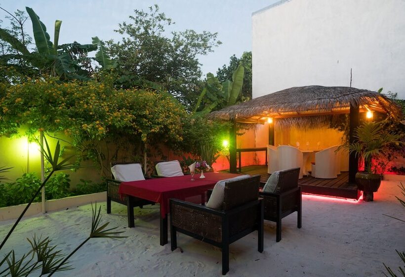 هتل Coral Reef View Inn