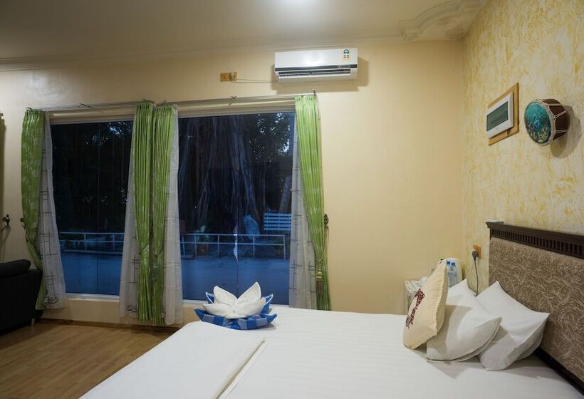 هتل Coral Reef View Inn