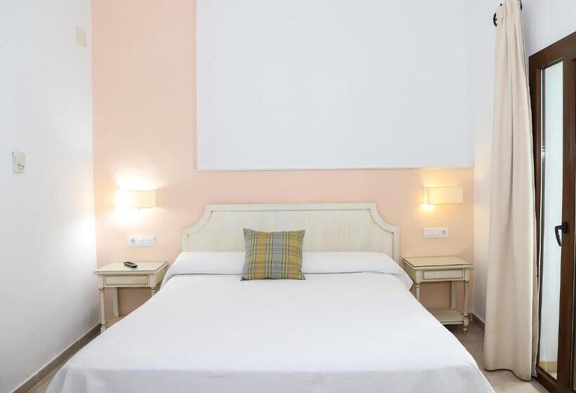 Hostal Doña Lola Marina