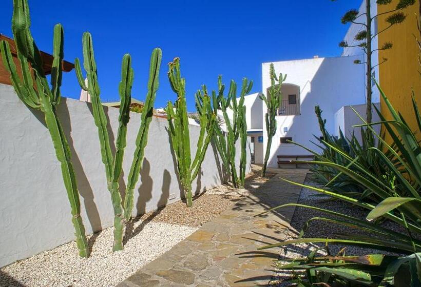 Hostal Doña Lola Marina