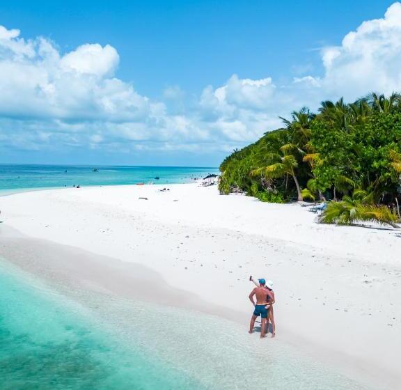 Ukulhas Villa Oceanview Hotel & Spa