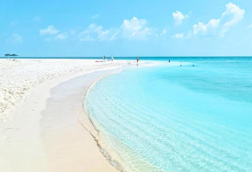 Ukulhas Villa Oceanview Hotel & Spa