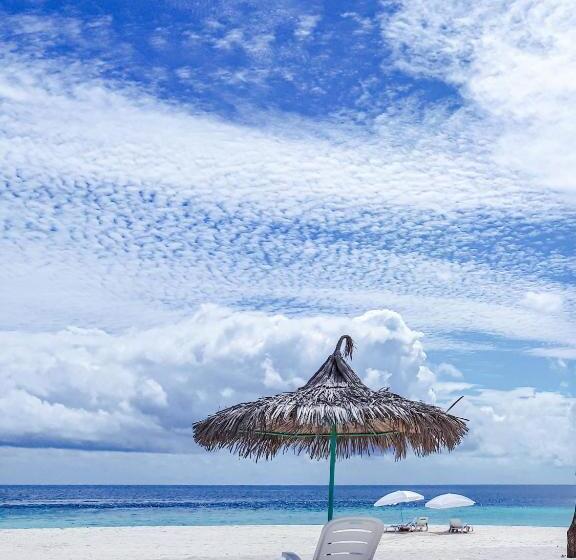 Ukulhas Villa Oceanview Hotel & Spa