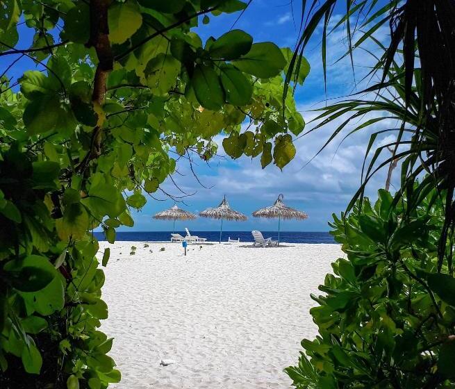 Ukulhas Villa Oceanview Hotel & Spa