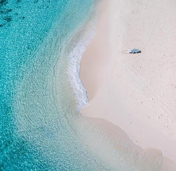 Ukulhas Villa Oceanview Hotel & Spa