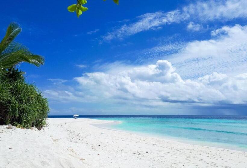 Ukulhas Villa Oceanview Hotel & Spa