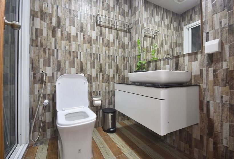 Ukulhas Villa Oceanview Hotel & Spa