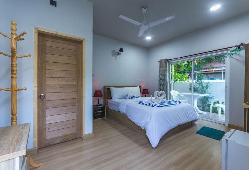 Ukulhas Villa Oceanview Hotel & Spa