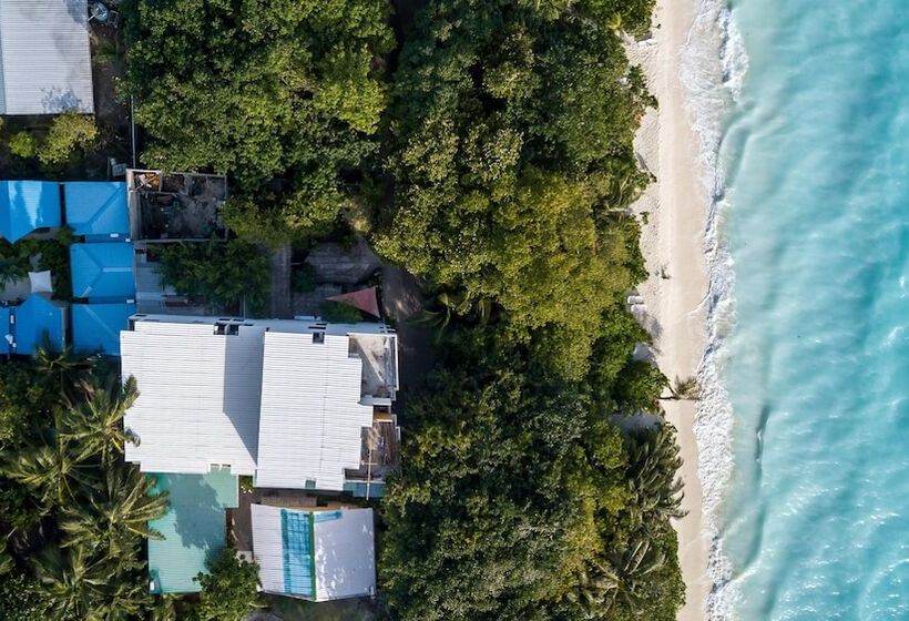 Ukulhas Villa Oceanview Hotel & Spa