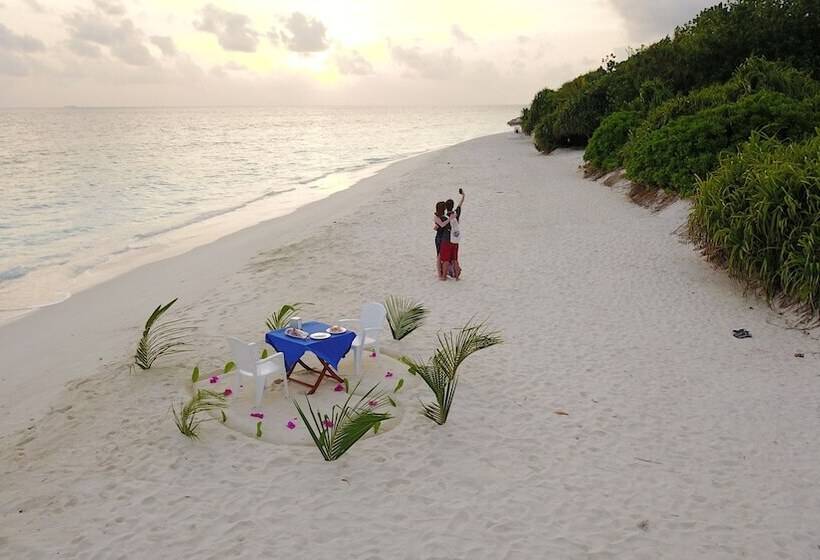 Ukulhas Villa Oceanview Hotel & Spa