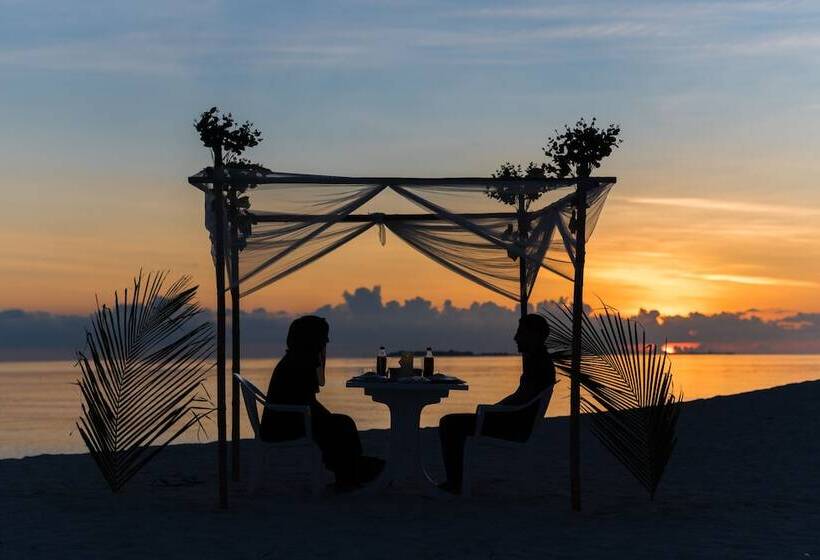 Ukulhas Villa Oceanview Hotel & Spa