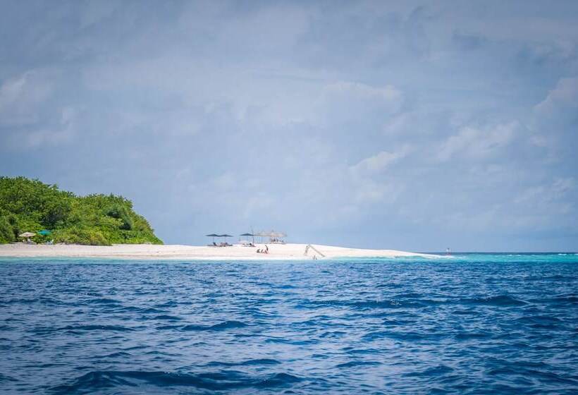 Ukulhas Villa Oceanview Hotel & Spa