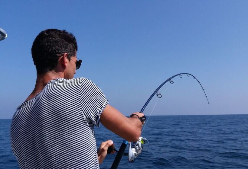 Ukulhas Villa Oceanview Hotel & Spa