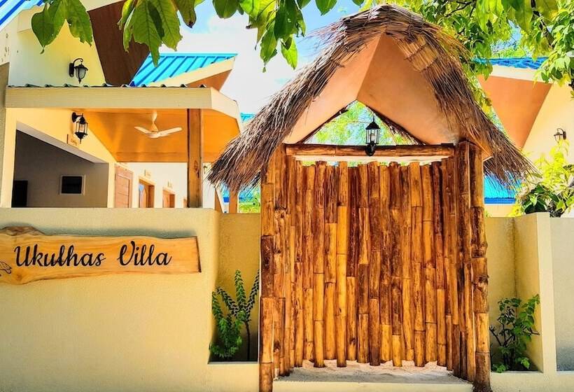 Ukulhas Villa Oceanview Hotel & Spa