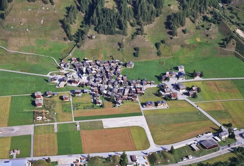 בית מלון כפרי Astoria