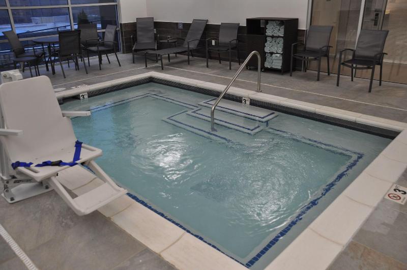 هتل Fairfield Inn & Suites By Marriott Nashville Airport