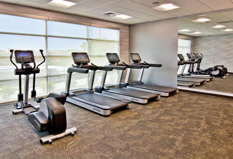 هتل Fairfield Inn & Suites By Marriott Nashville Airport