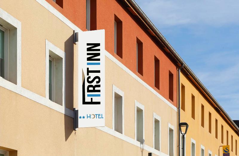 هتل First Inn