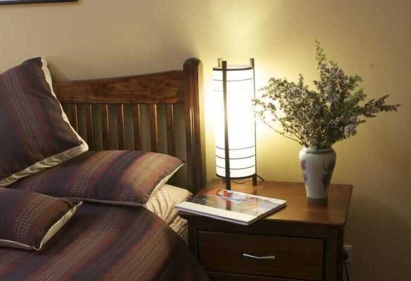 فندق Forest Walks Lodge