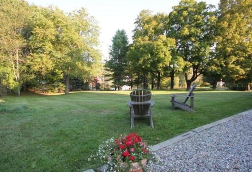 فندق Highland Lake Inn