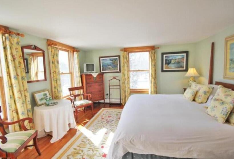 فندق Highland Lake Inn