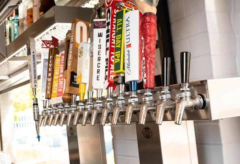 Отель Indigo Chattanooga Downtown, An Ihg