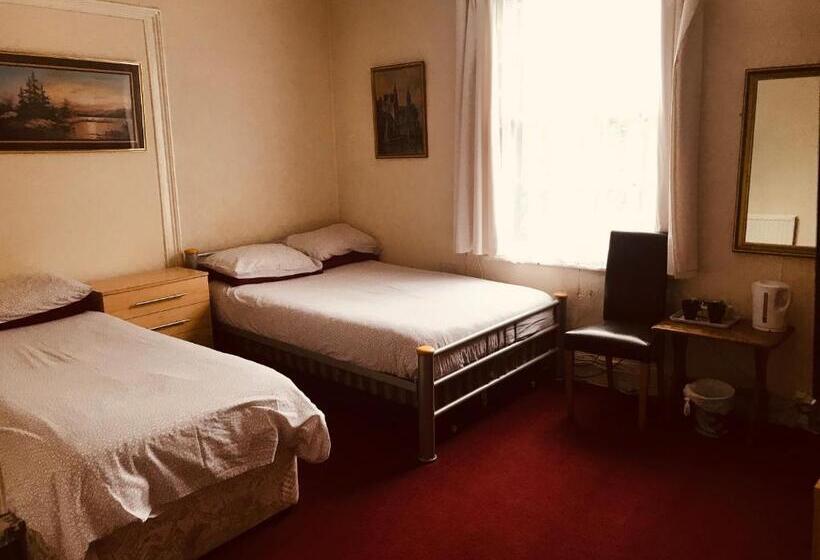 Отель The Lion Brewery