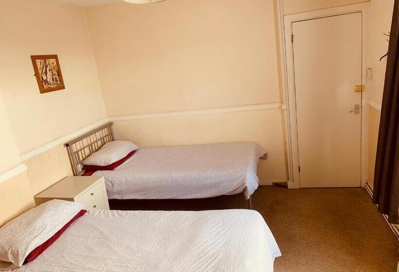 Отель The Lion Brewery