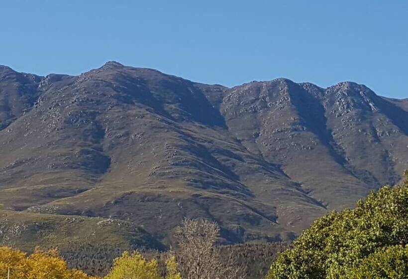 בית מלון כפרי The View Swellendam