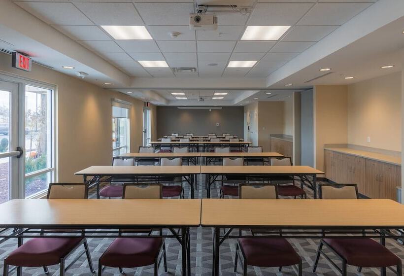 فندق Towneplace Suites By Marriott Syracuse Clay