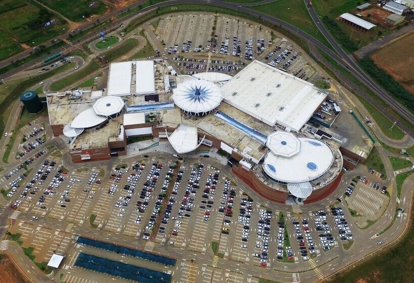 ホテル Carandá Hplus Express