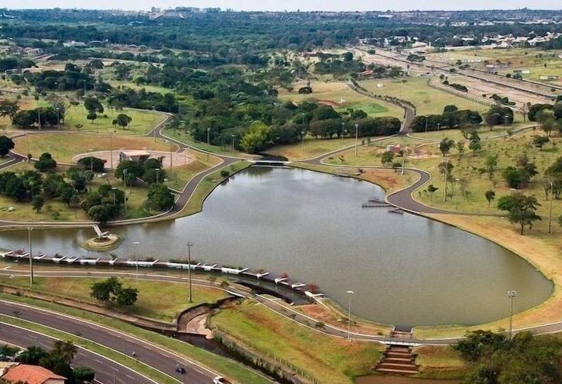 ホテル Carandá Hplus Express