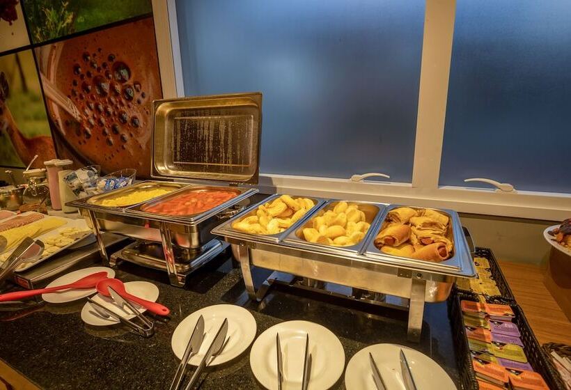 ホテル Carandá Hplus Express