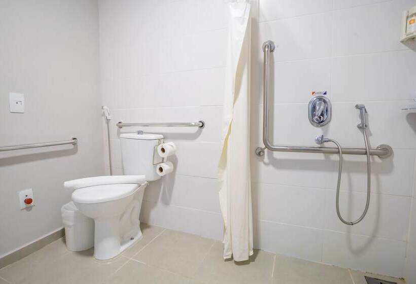 ホテル Carandá Hplus Express